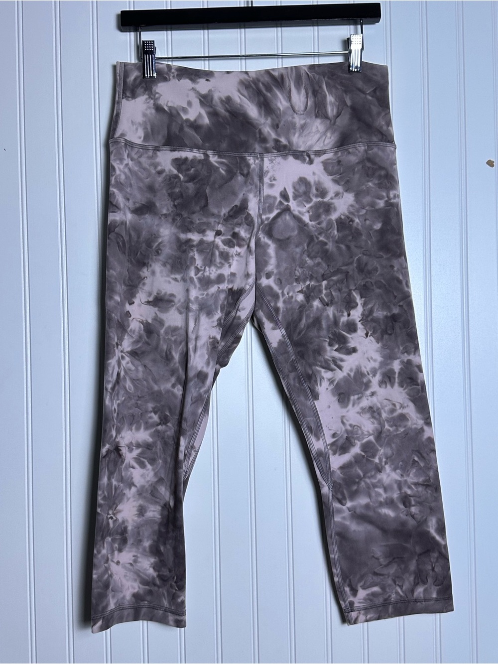 Lululemon Align High-Rise Crop 21"
Diamond Dye Mink Bery Lunar Rock Shadow Grey - Picture 5 of 13